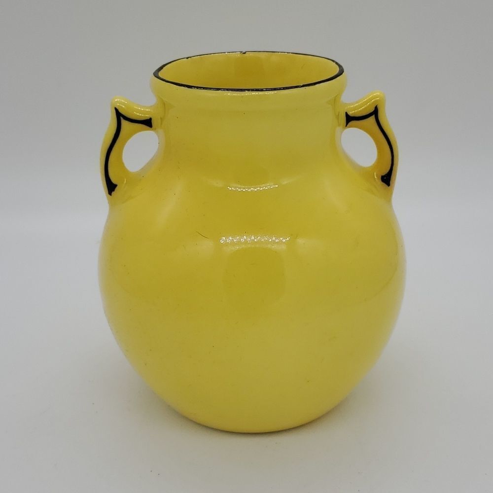 𝅺CZECH Yellow Jug with black lining